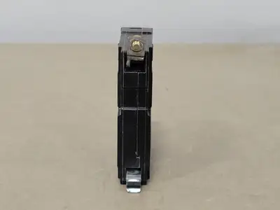 USED SQUARE D QOB120