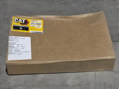 NEW CATERPILLAR 371-2052
