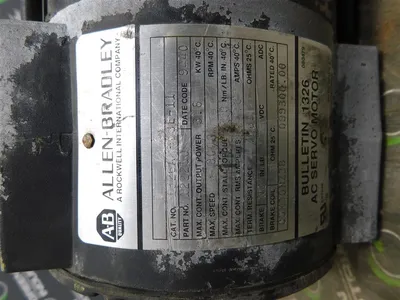 Allen Bradley 1326AB-B3E-11 AC Servo Motor 3.8 kW 3000RPM Damaged Connector Used