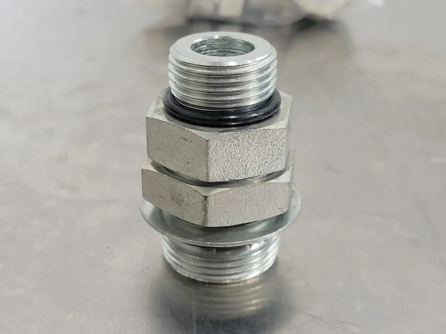 Hydraulic Adapter M-16 ORB X M-12 ORB 1" x 3/4" (Bag of 5)