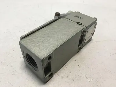 USED TELEMECANIQUE C2JK05