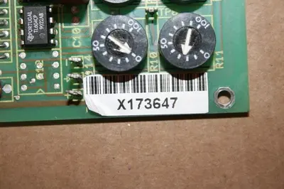 USED MOOG D122-025-A002A