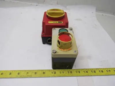 Craig & Derricott DI 253EB 600V 23kW Molded Plastic Disconnect Start E-Stop