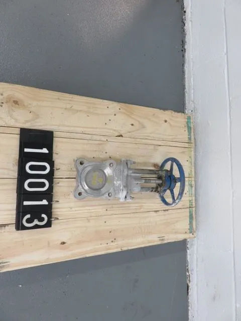 TL 3"-150 knife gate valve, hand wheel operated