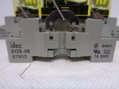 USED IDEC SY2S-05 (97903)