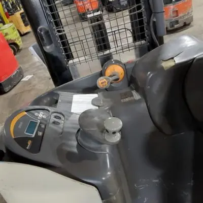 USED 2018 CROWN RR5725-45