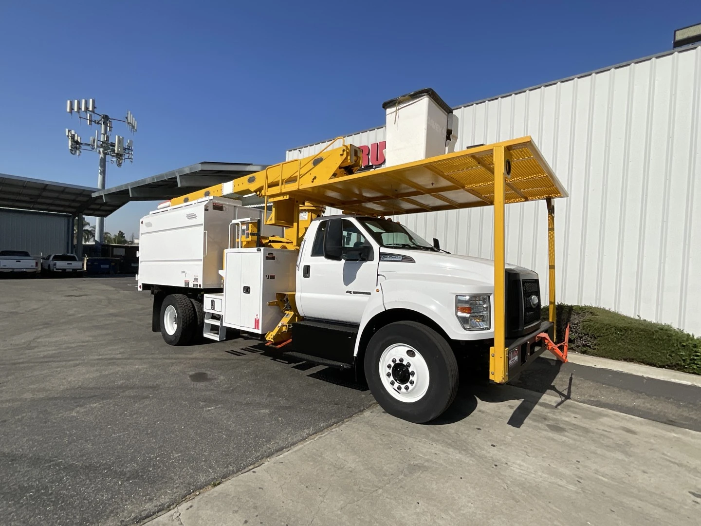 Used 2016 FORD F750 Bucket (boom) trucks California US | Big Truck & Equipment #1412340