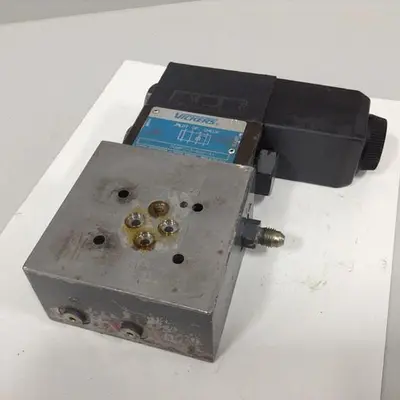 USED VICKERS DG4V-3-2AL-M-U-HL7-60