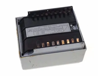NEW FIREYE 25DU4 PRIMARY SAFETY CONTROL MODEL 5060