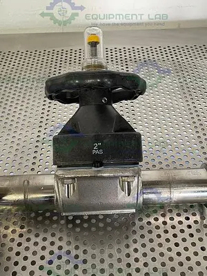 USED ITT PURE-FLO 2-316L-RA20MAX-CWP150 3 WAY DIAPHRAGM VALVE W/ 2" SANITARY FITTING