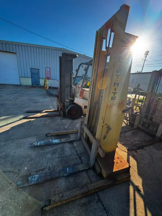 Used _UNKNOWN_ _UNKNOWN_ Pallet Stackers Ohio US | Myron Bowling Auctioneers Inc #1518701