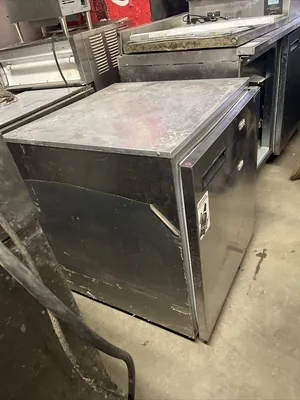 174-0040 Delfield 27” Undercounter Self Contained Cooler