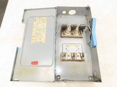 Siemens F353 I-T-E Heavy Duty Safety Disconnect Switch 100A 600V 3Ph Fused
