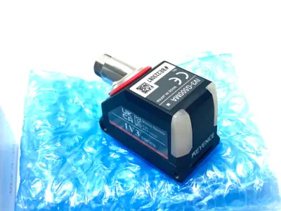 USED KEYENCE COMPACT SENSOR HEAD STANDARD MODEL MONOCHROME AF TYPE