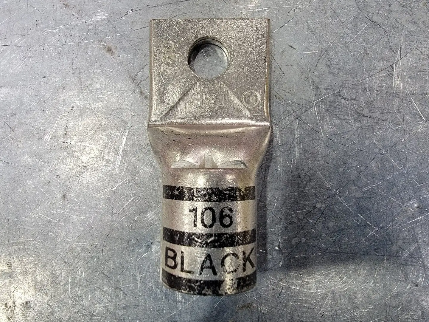 750 kcmil Short Barrel Compression Lug Black Die 106