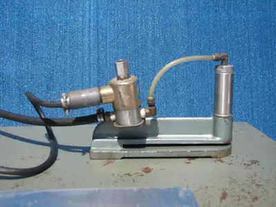 USED WELDOTRON 5201A