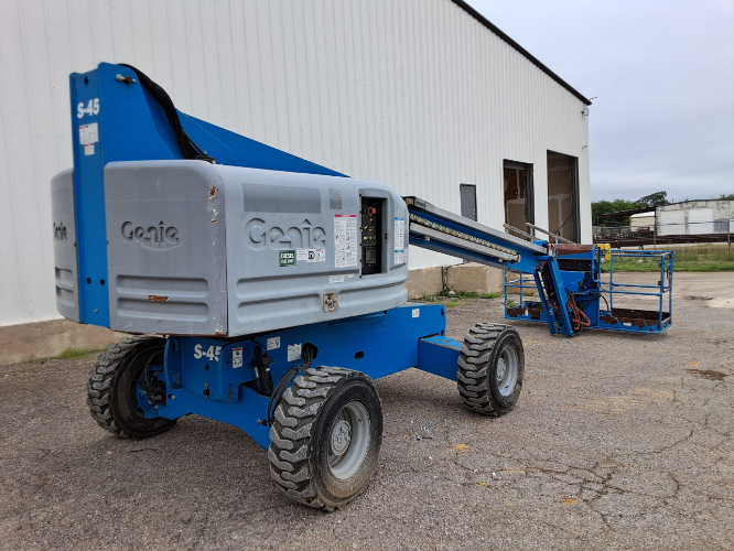 USED 2019 Genie S-45