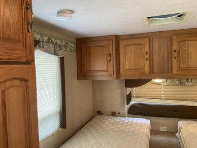 USED 2006 JAYCO GREYHAWK 31