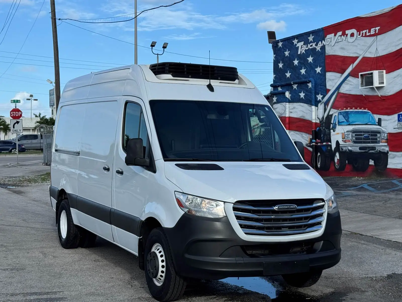 Used 2019 FREIGHTLINER SPRINTER 3500 Tractors & Trailers Florida US | Truck and Van Outlet #1506260