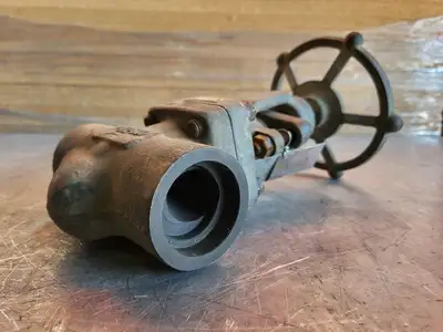 1 1/2" Class 800 Globe Valve API 602