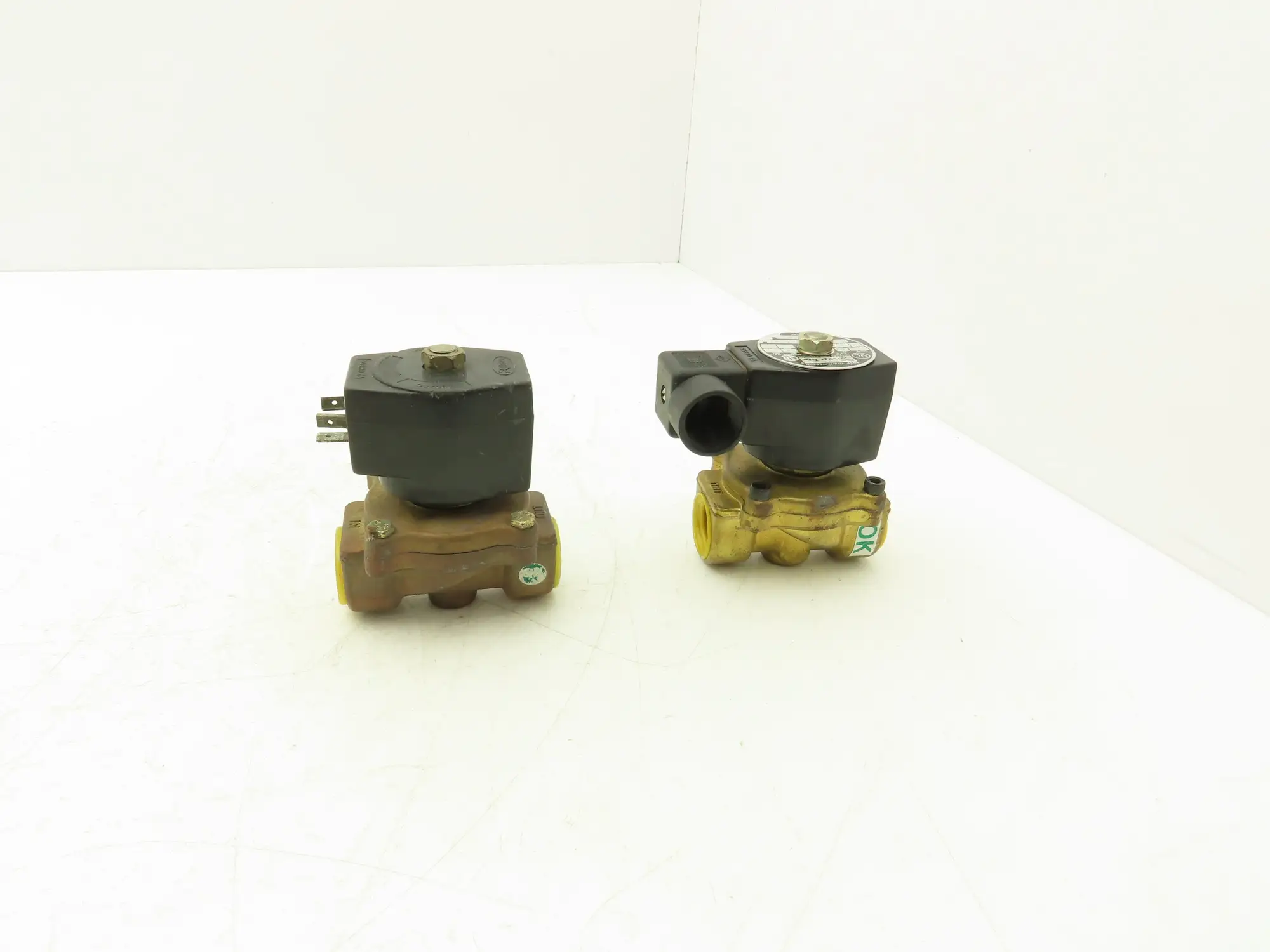 Snap-Tite 2352R-6NB-AJG1 Solenoid Valve 2 Way 150 PSI 3/4 NPT NC 120V Lot of 2