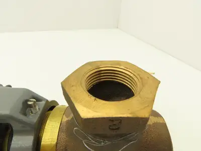 Johnson Controls Brass Valve 1" NPT  9-13PSIG w/V-3000-1 Diaphragm Actuator