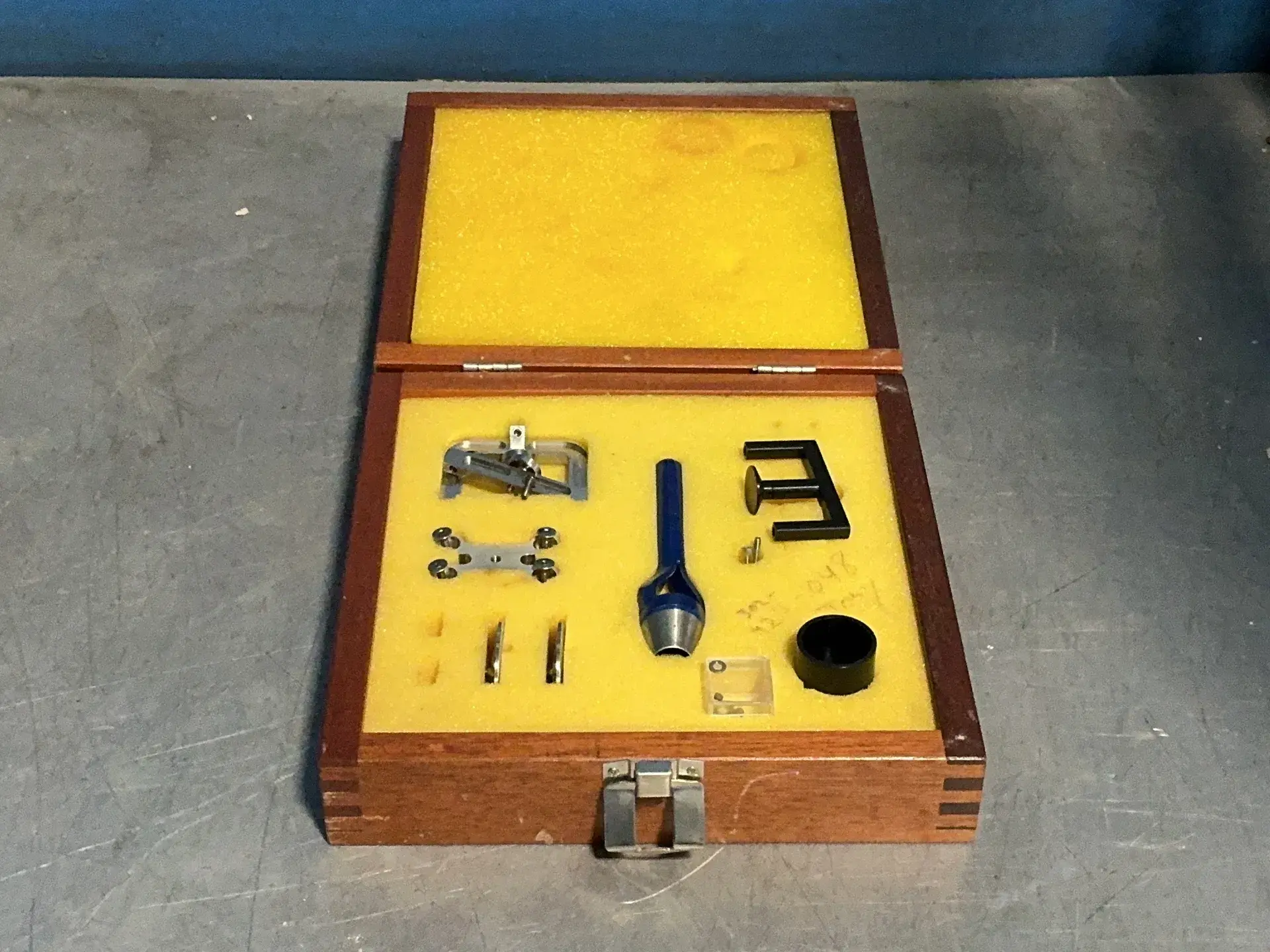 Used _UNKNOWN_ _UNKNOWN_ Case Clamps Ohio US | HGR 24 #1288737