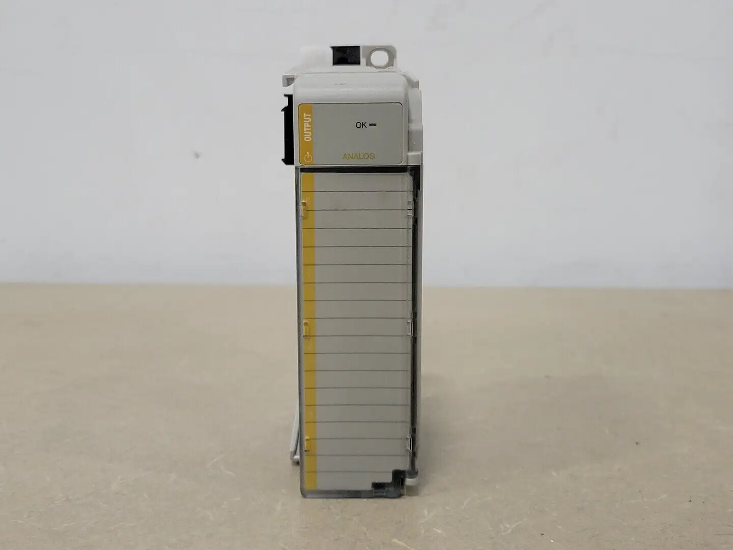 USED ALLEN-BRADLEY 1769-OF4