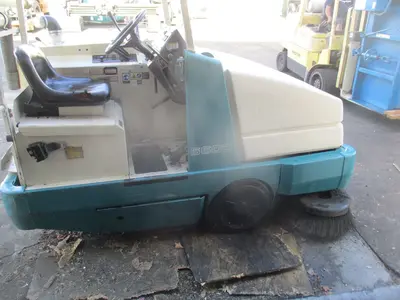 USED TENNANT 6600