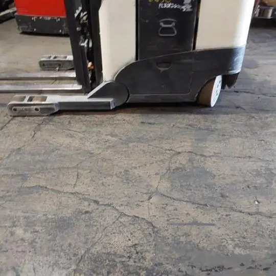 USED 2019 CROWN RR5725-45