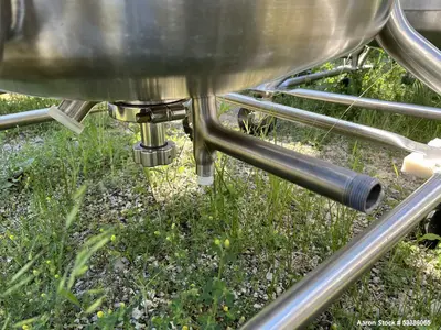 Used High-Quality 27.2 Gallon Vertical Stainless Steel Tank – Jacketed