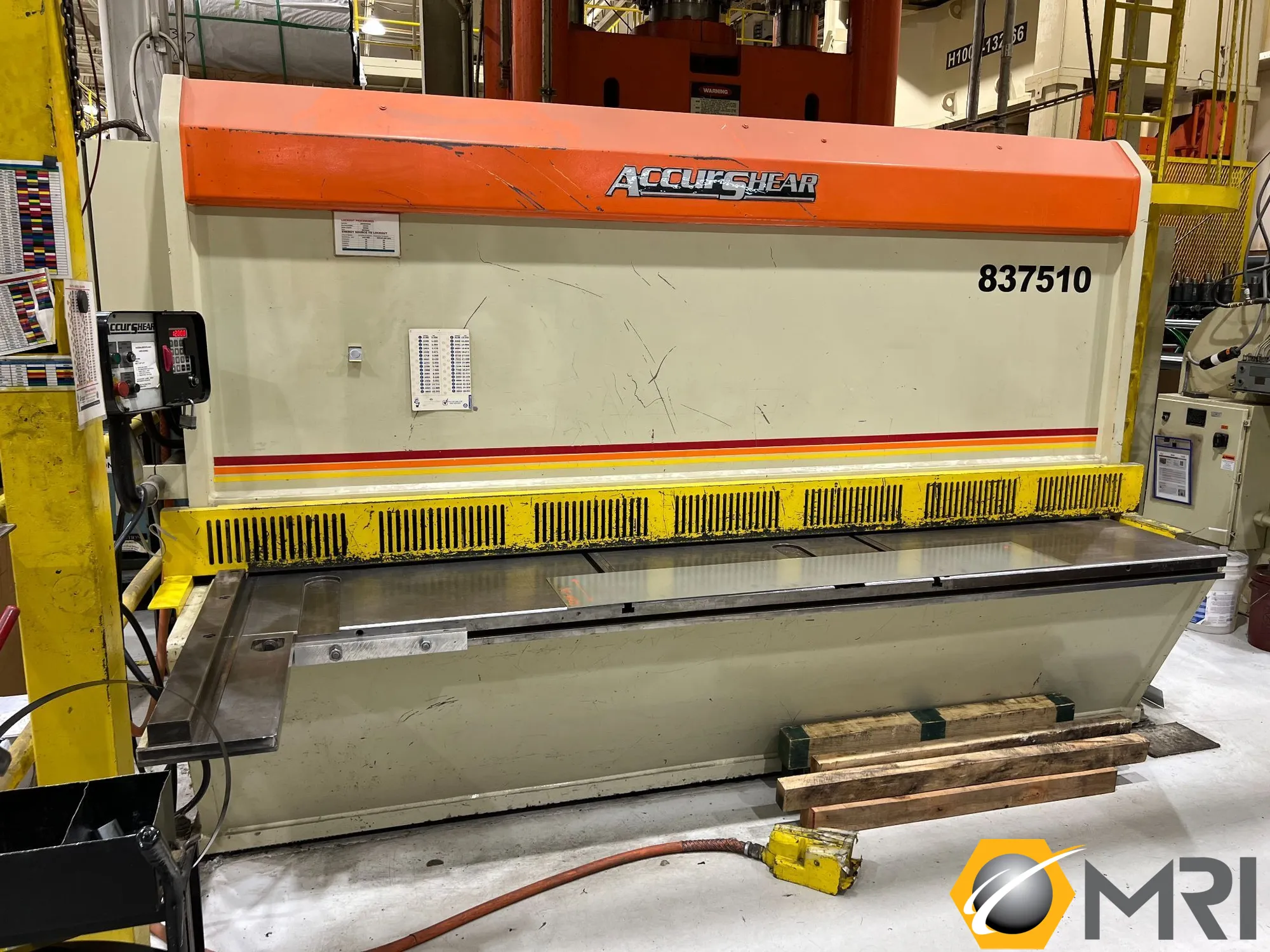 ACCURSHEAR 837510 HYDRAULIC POWER SQUARING SHEAR, NEW: 2001