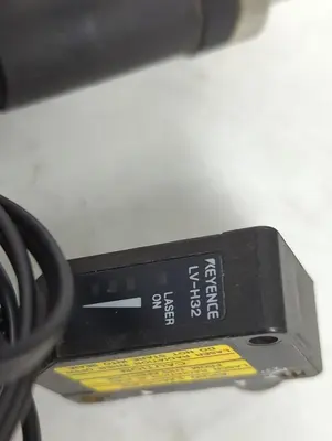 Used KEYENCE LV-21AP LV-H32 Industrial Controls Ohio US | Surplus Asset Holdings #1363873
