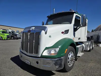 USED 2015 PETERBILT 579