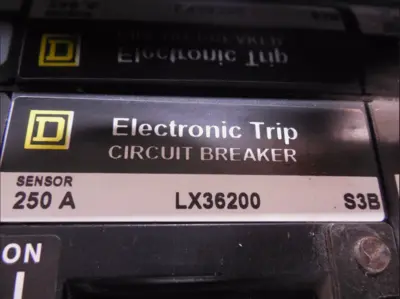 Square D LX36200 Electronic Trip Circuit Breaker 200A 600VAC no Rating Plug Used