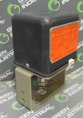 Hoke 0112L2 Electro-Mechanical Valve Actuator Used