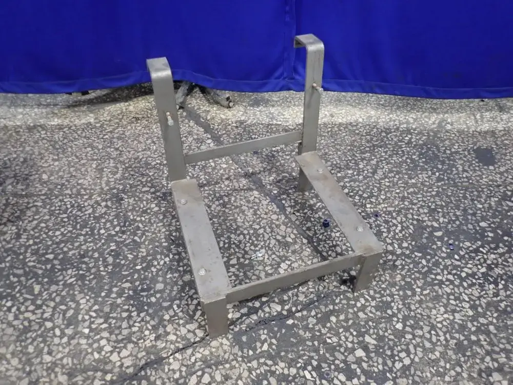 19" X 16" Metal Bracket