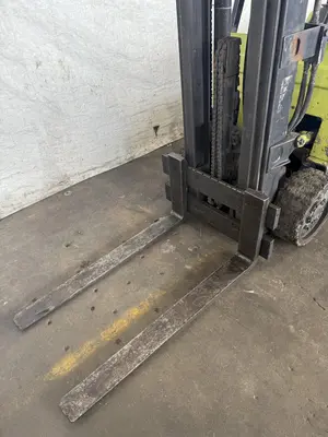 USED CLARK GCS25MB