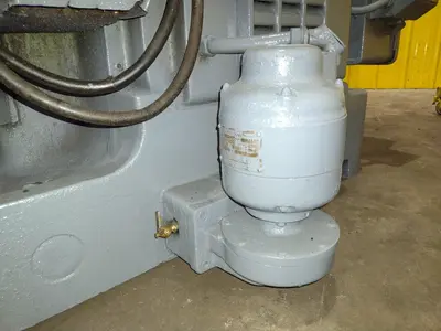 #3 KEARNEY & TRECKER MILWAUKEE MODEL #3 VERTICAL MILLING MACHINE 64" x 13" x 10 HP: YOBRO #24458