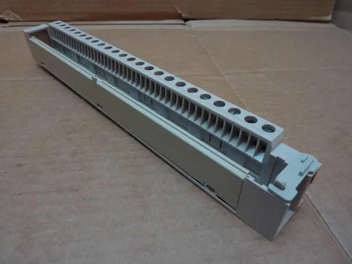 NEW SIEMENS 6ES5 490-7LB11