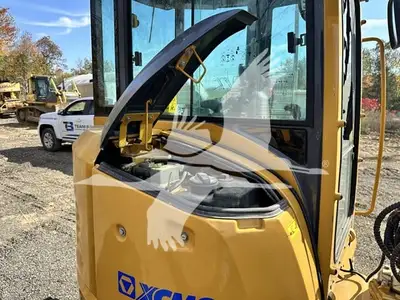 USED 2022 XCMG XE35U