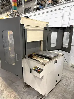 USED 2005 FANUC ROBODRILL ALPHA T-21IDL W/ PALLET CHANGER