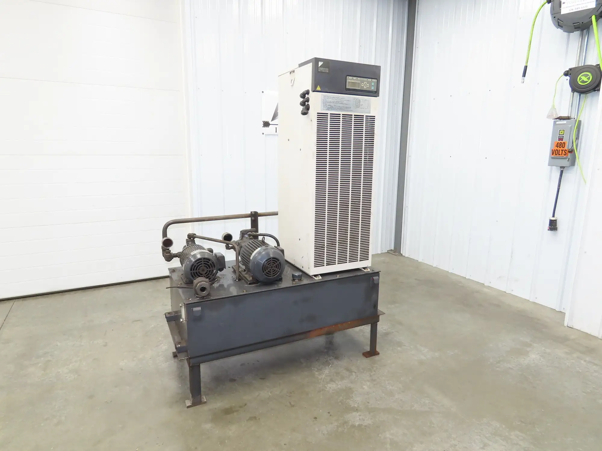 Daikin Hydraulic Power Unit 6.8GPM 220V w/Chiller 1.5kW & Circulation Pump/Motor