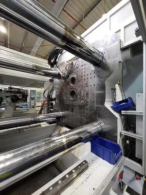 USED 2008 KRAUSS MAFFEI 650-1000-520 CZ