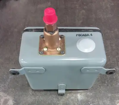 NEW JOHNSON CONTROLS P80ABA-4
