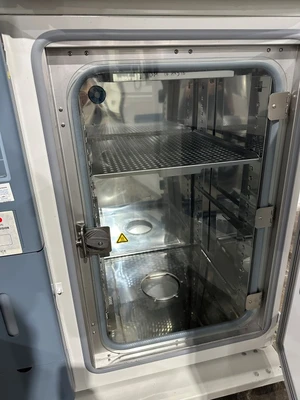 THERMO SCIENTIFIC 3307 CO2 INCUBATOR (2 UNITS