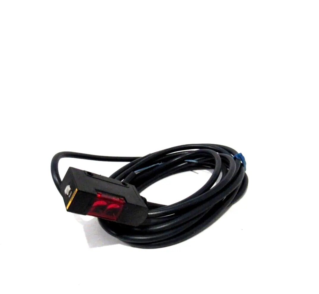 NEW OMRON E3S-AT61L PHOTOELECTRIC SWITCH E3SAT61L