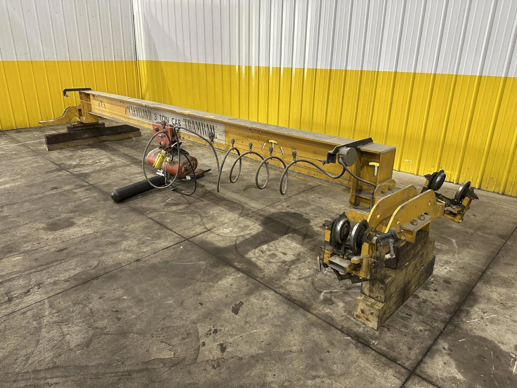 3 TON X 20' CLEVELAND TRAMRAIL UNDERSLUNG BRIDGE & 3-TON CM LODESTAR HOIST: STOCK #23054