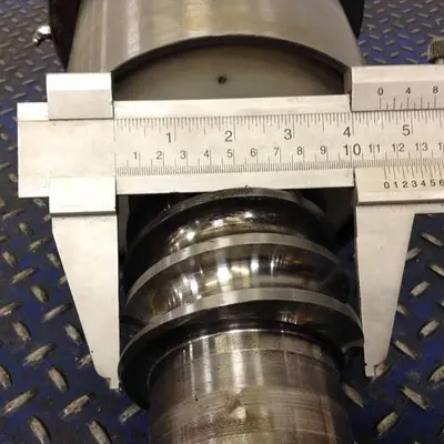 USED CINCINNATI MILACRON CM SCREW VE 165-7