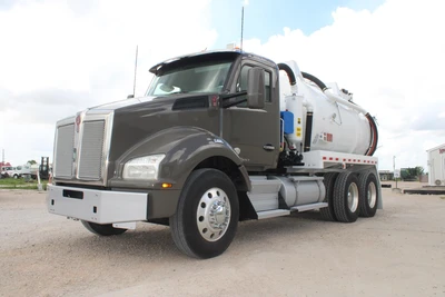 Used 2019 KENWORTH T880 Septic/Sewer/Vacuum Trucks Texas US | Roll Off Truck World #1491813